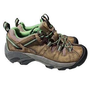 Keen women’s hiking Brown and Green Outdoor Sneakers size 6.5